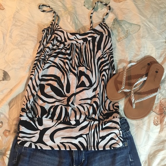 Fun and Sexy Zebra Print Top - Picture 5 of 5